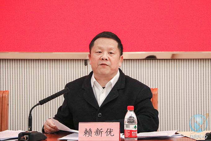 说明: E:\芬\2023.03.02 学校宣传思想文化工作会议 摄影:林汝琦 姜 淋\已处理\赖新优领导发言2.jpg
